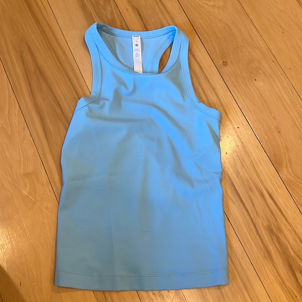 Lululemon women’s racerback tank size 2 sky blue